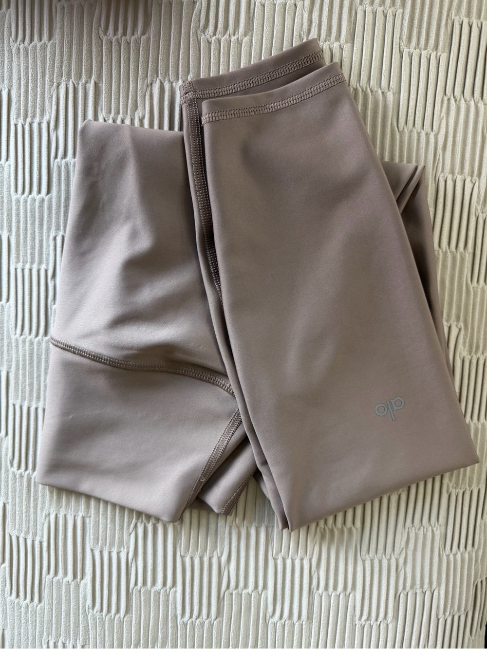 ALO Yoga 7/8 High Waisted Airlift Leggings in Taupe